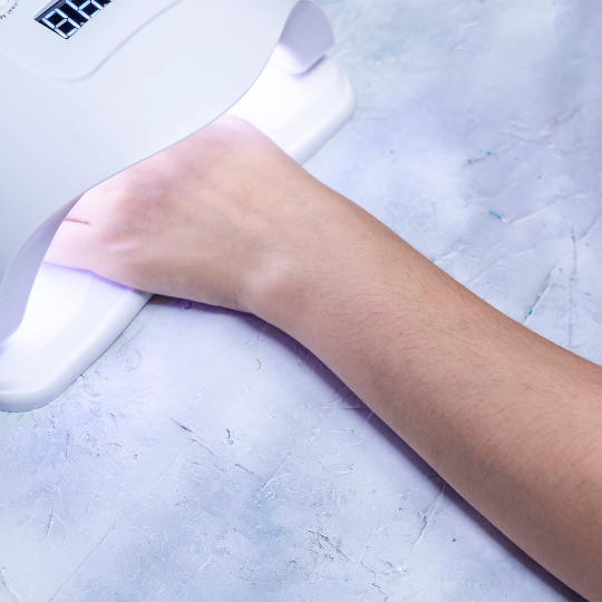 Desmistificar o "suposto" cancro provocado por "Secadores de unhas"